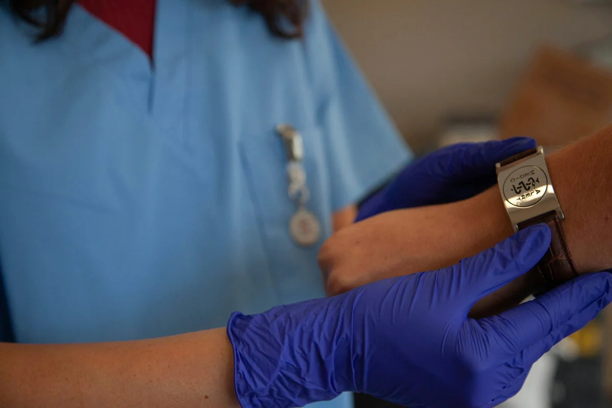 Données de santé sur wearable affichées lors d'une consultation médicale